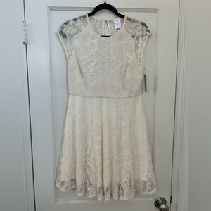 NWT - Elegant Cream Lace Short Bridal/Cocktail Dress